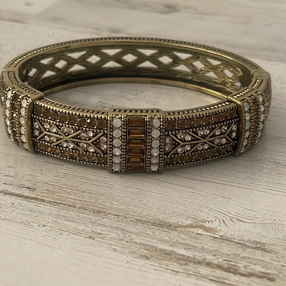 Heidi Daus Crystal Hinged Bangle Bracelet Topaz Champagne Tone - Picture 3 of 6